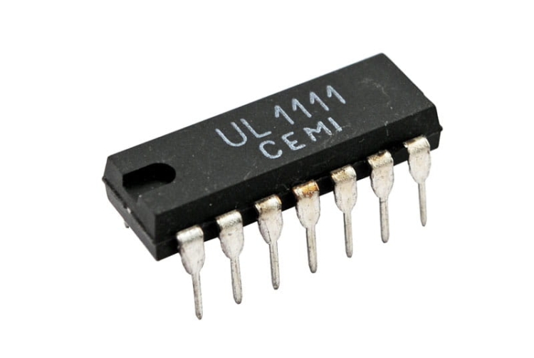 UL1111 układ scalony