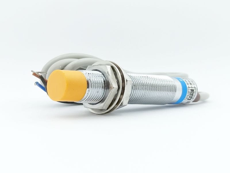 LJ18A3-8-Z/AY Czujnik indukcyjny