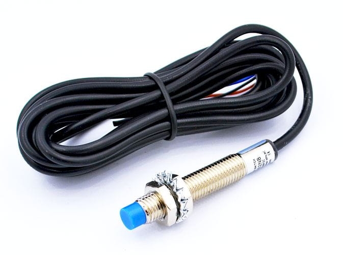 LM8-3002NB czujnik indukcyjny