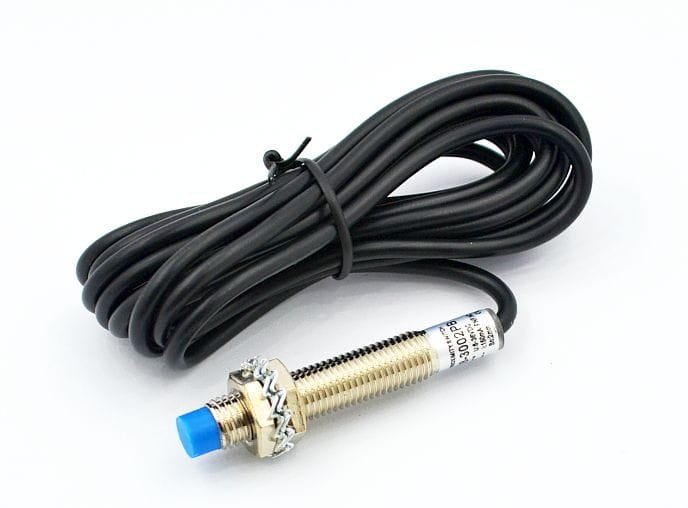 LM8-3002PB czujnik indukcyjny