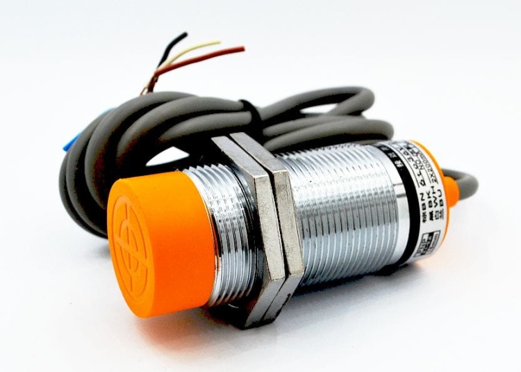 LJ30A3-15-Z/CY czujnik indukcyjny