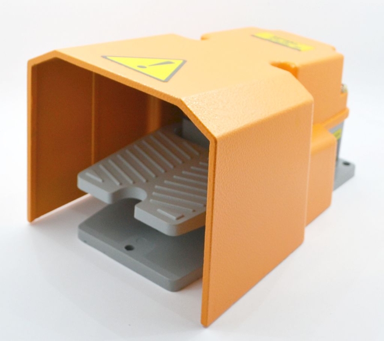 AFS11-1A przełącznik nożny z osłoną