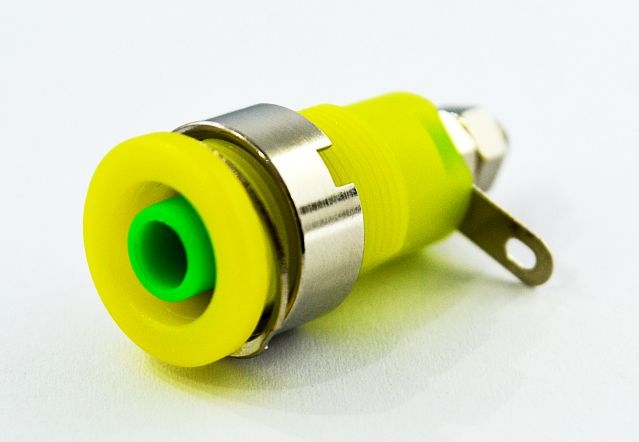 gniazdo bananowe bezpieczne żółto - zielone 4mm