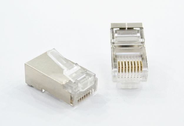 RJ45 wtyk telefoniczny zaciskany na FTP drut