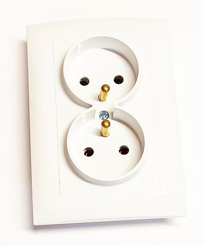 Gniazdo elektryczne podtynkowe  podwójne.jpg