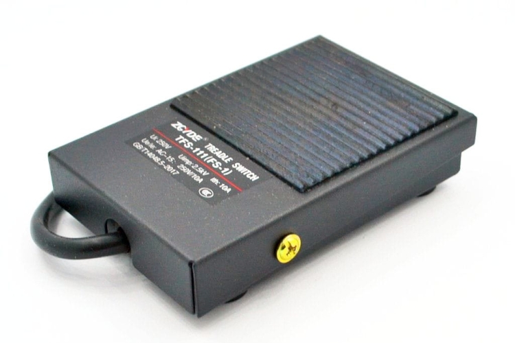 PN08 przełącznik nożny