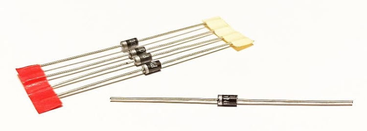 SR105 dioda prostownicza Schottky