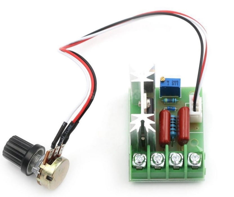 Regulator napięcia sieciowego 2000W