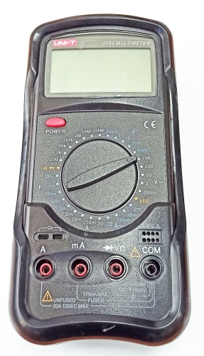 UT-52 miernik uniwersalny.jpg
