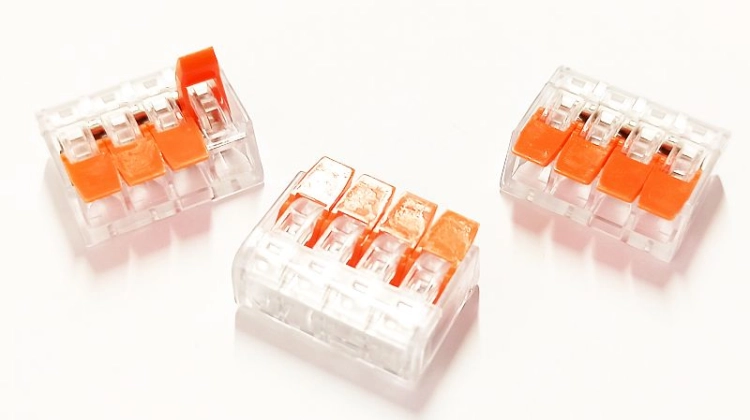 413-4 złącze elektryczne.jpg